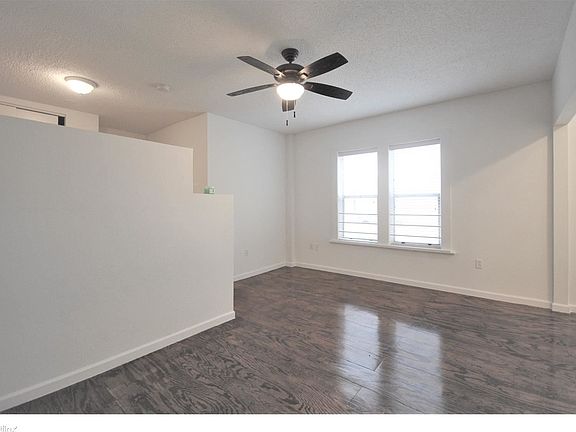 2nd image of 1017 Jefferson Ave APT 202