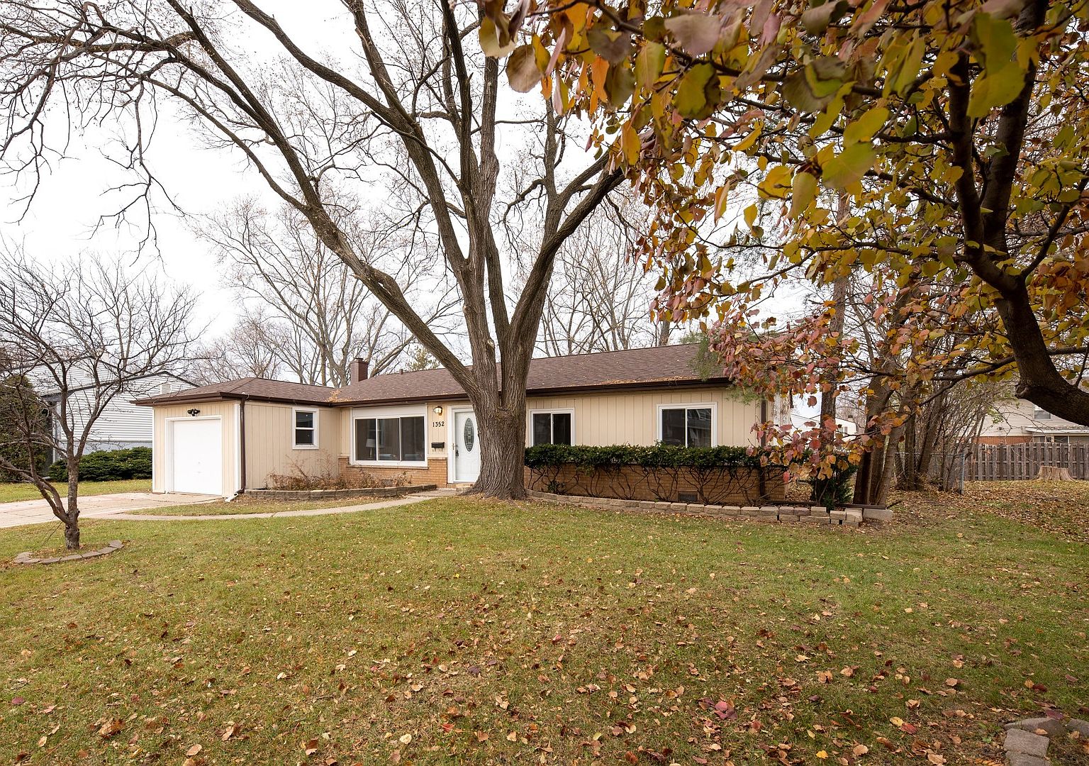 1352 E Palatine Rd, Palatine, IL 60074 Zillow