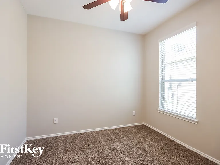 2092 Lost Timbers Dr — Photo 10