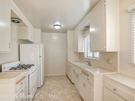 4th image of 847 19th St APT D