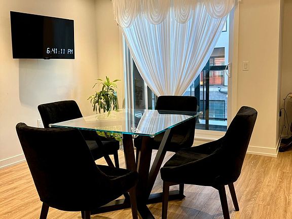 4th image of 3421 Ridgeway Dr #11