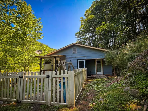 12960 S State Route 20, Hinton, WV 25951