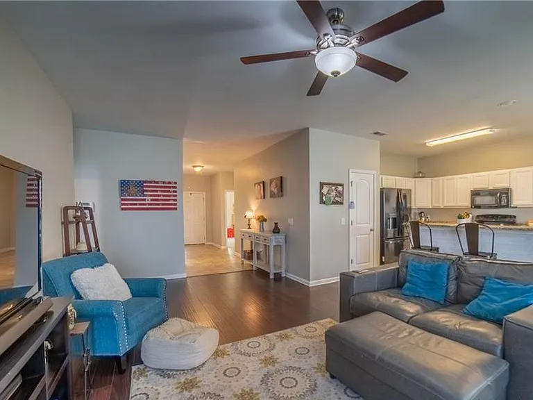 338 Scarlett Ln — Photo 17