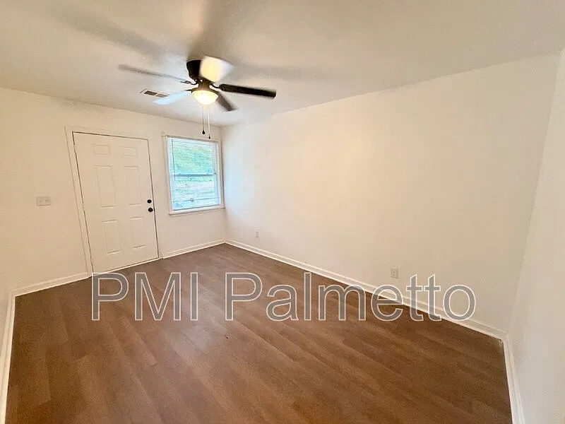 2 bed, 1.0 bath, 900 sqft, $1,100 — Photo 3