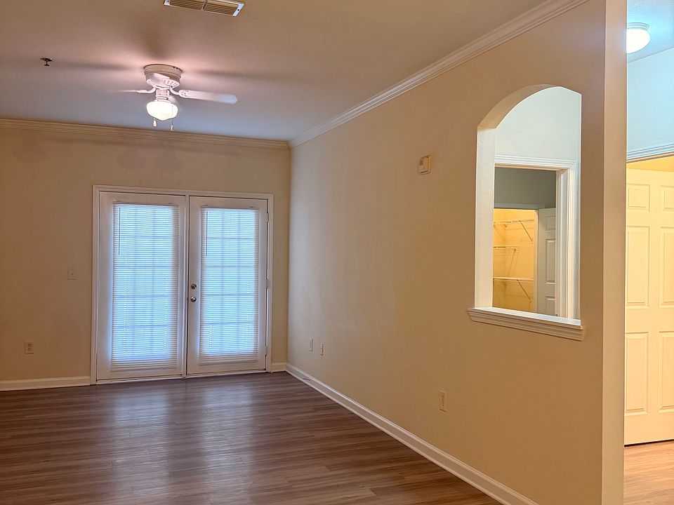 8-203 LIving_11052025