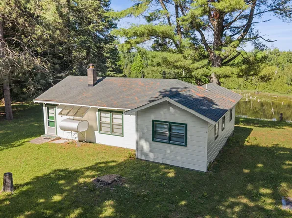 7940 S River Rd, Cheboygan, MI 49721