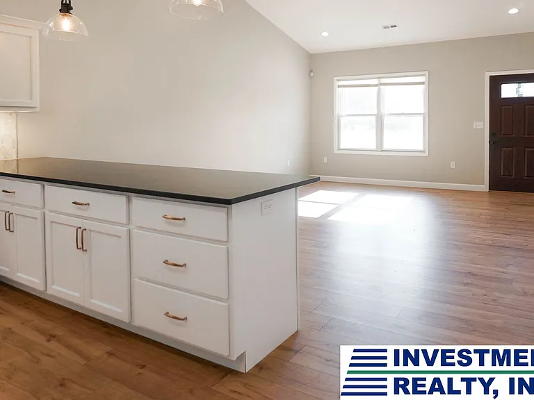 1902 Saint Mathews Ct — Photo 18