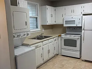 3 Florence Tollgate Pl #8 — Photo 2