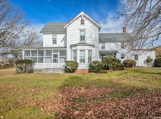 90 James Hawkins Rd, Moriches, NY 11955