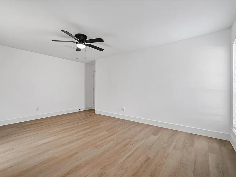 1834 Shadow Rock Dr — Photo 34