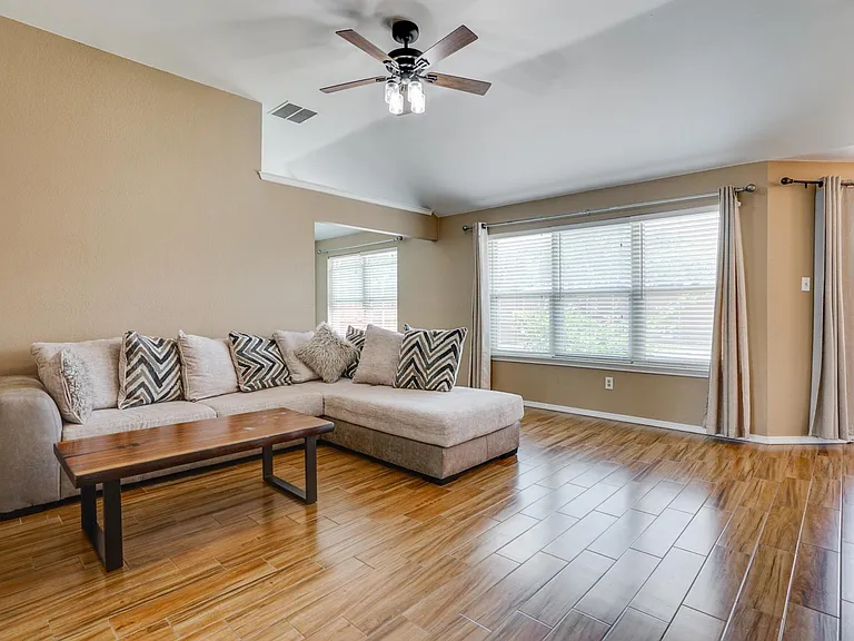 369 Phillips Dr — Photo 20