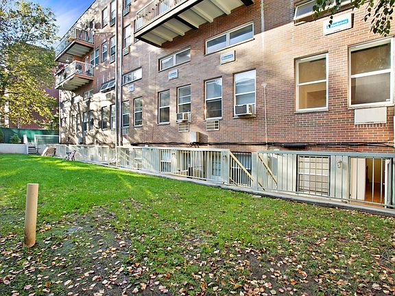 3rd image of 104 Clifton Pl #A1
