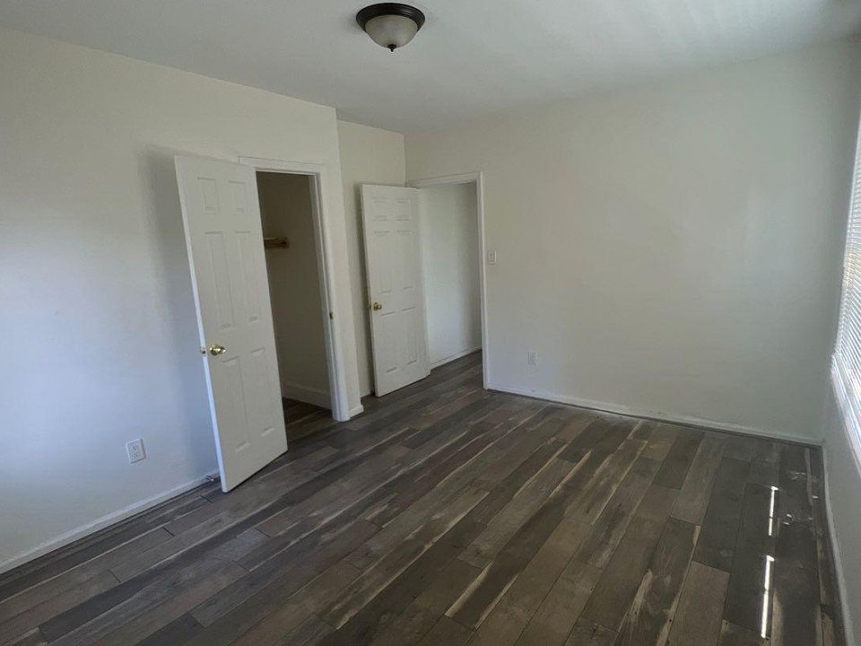 1st image of 5083 Buckingham Ave