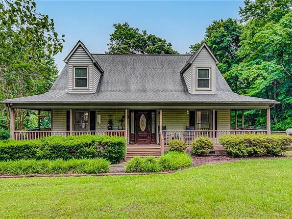 8007 Neil Armstrong Ct, Browns Summit, NC 27214