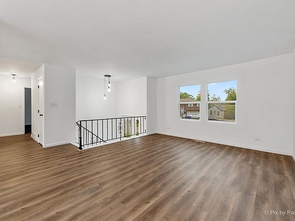 4th image of 18851 W Circle Ct
