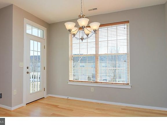 3rd image of 4418 Driftwood Dr #81