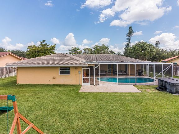4th image of 11500 NW 31st St