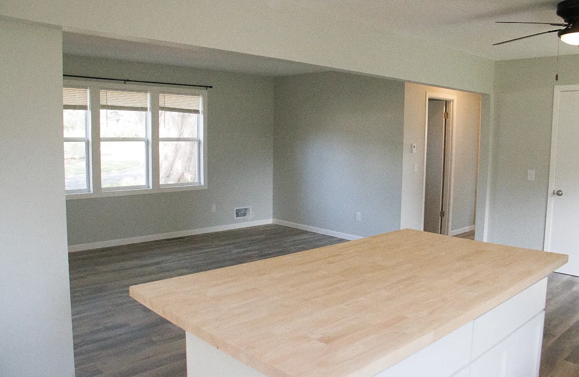 Mica Trl, Eagan — Photo 3