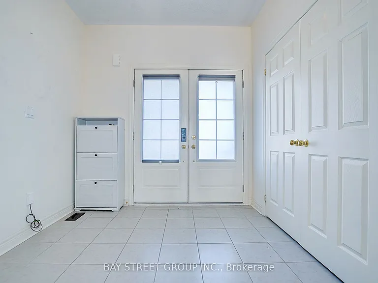 100 Ness Dr — Photo 5