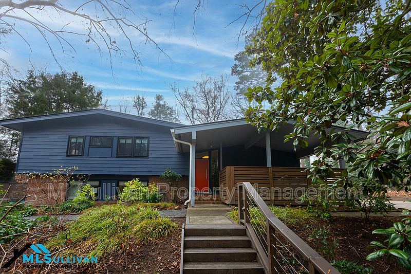 1st image of 313 N Estes Dr