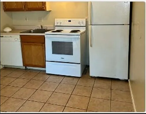 1170 Grand Terrace Dr — Photo 4