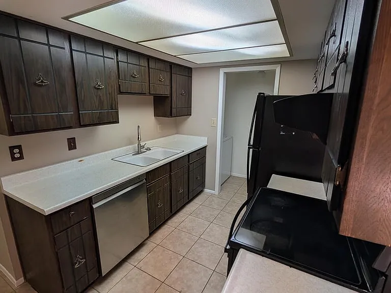 4814 S Birch St — Photo 3