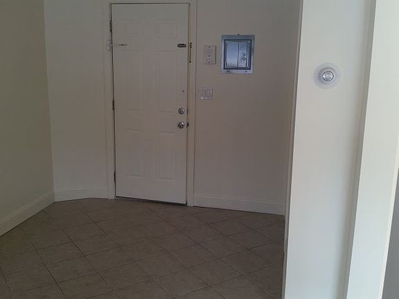 2nd image of 6015 Broadway APT 1
