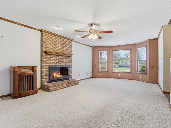 5th image of 306 Pinnacle Ct