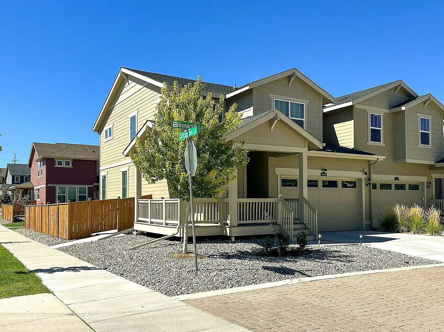 Corner Lot! - Dove Village Paired Home 3bd 2.5ba 2,752.Ft. Built In 2024 For Rent — Photo 2