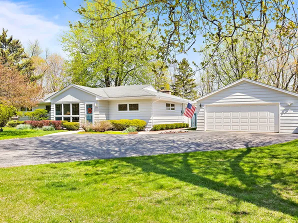 1955 Strenger Ln, Riverwoods, IL 60015