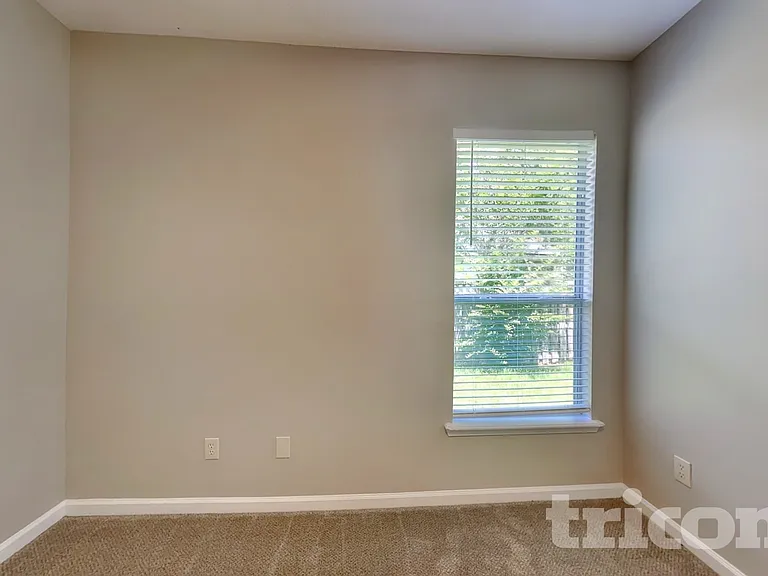 272 Silver Glen Ave — Photo 11
