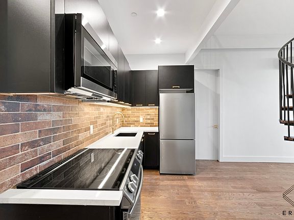 3rd image of 97 Varet St APT 4A
