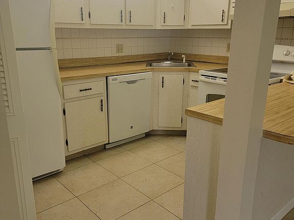 5th image of 3531 Pine Tree Ct APT C-2