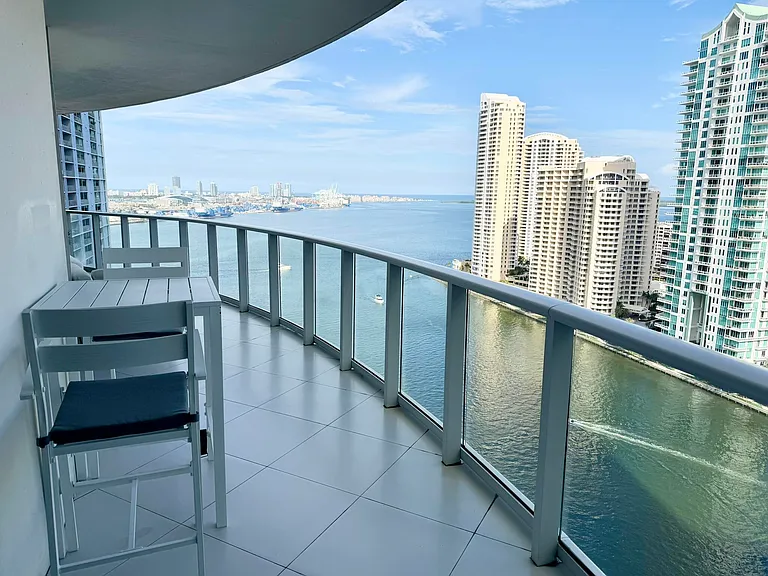 300 S Biscayne Blvd #T-2208 — Photo 11