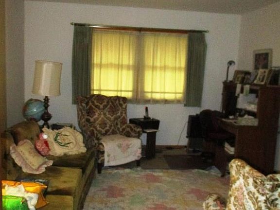 2nd image of 3904 W Crestview Dr NW