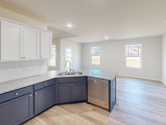 4th image of 105 Gorman Place