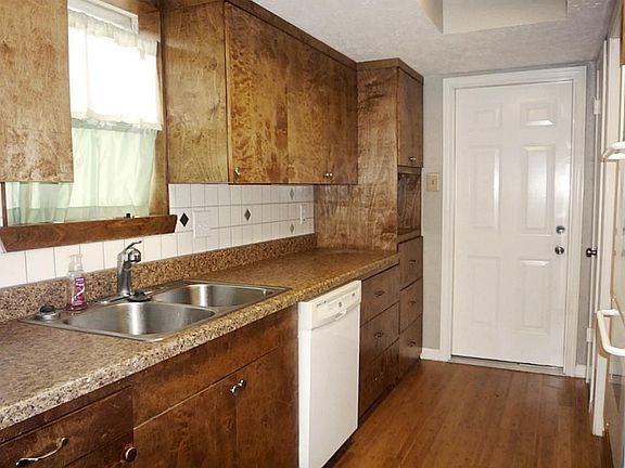 2nd image of 11318 Beauvoir Dr