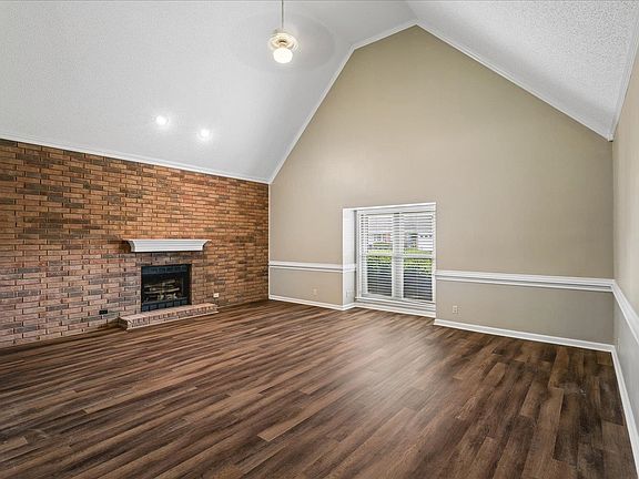 4th image of 3490 Summerdale Dr