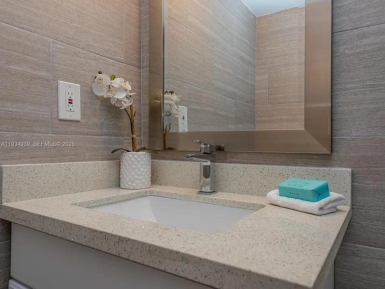 2501 S Ocean Dr #1012 — Photo 16