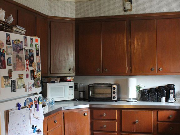 2nd image of 32 Carman Ave