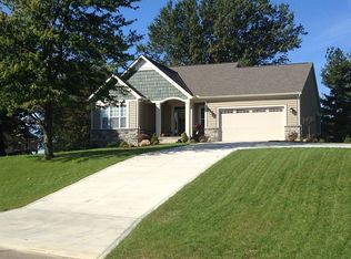 1070 Chickasaw Dr, London, OH 43140