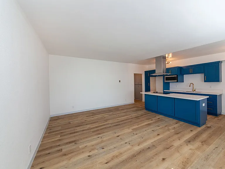 1955 Locust Ave #6 — Photo 5