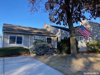 125 Ontario Avenue, Massapequa, NY, 11758