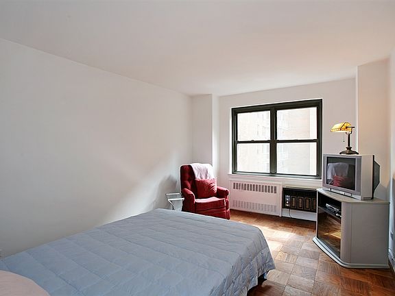 4th image of 165 W End Ave APT 9N