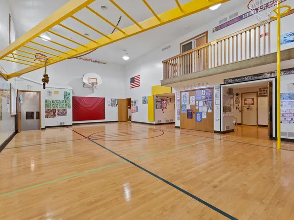 7708 82nd Ave N, Brooklyn Park, MN 55445