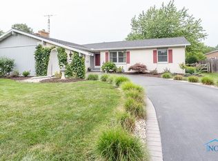 6105 Peppermill Dr, Sylvania, OH 43560