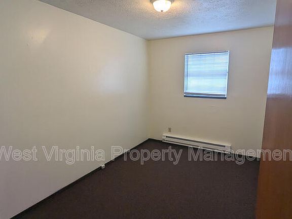 5th image of 14 James Preston Ct