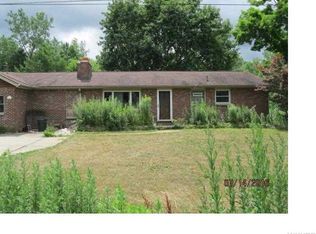 6412 Willow Dr, Hamburg, NY 14075