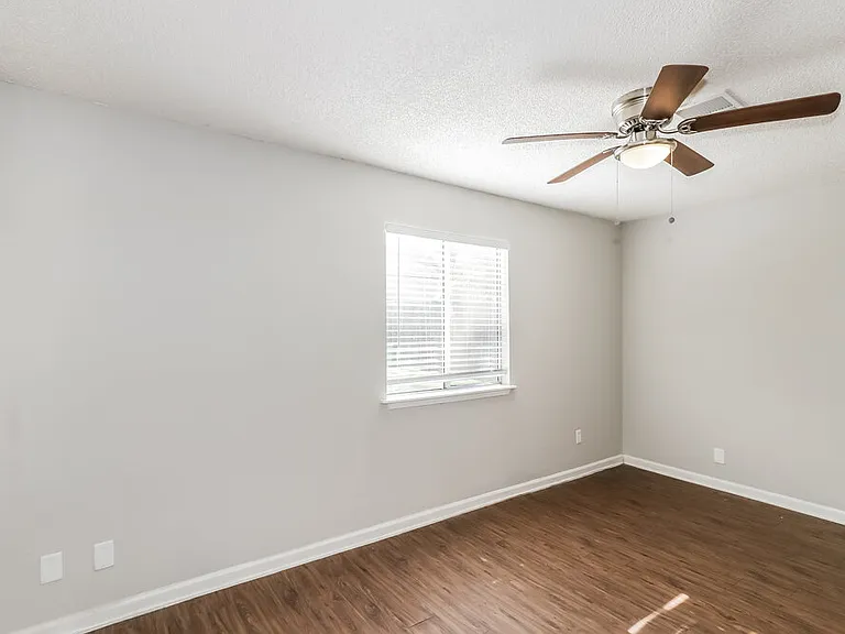 18711 Droitwich Dr — Photo 14