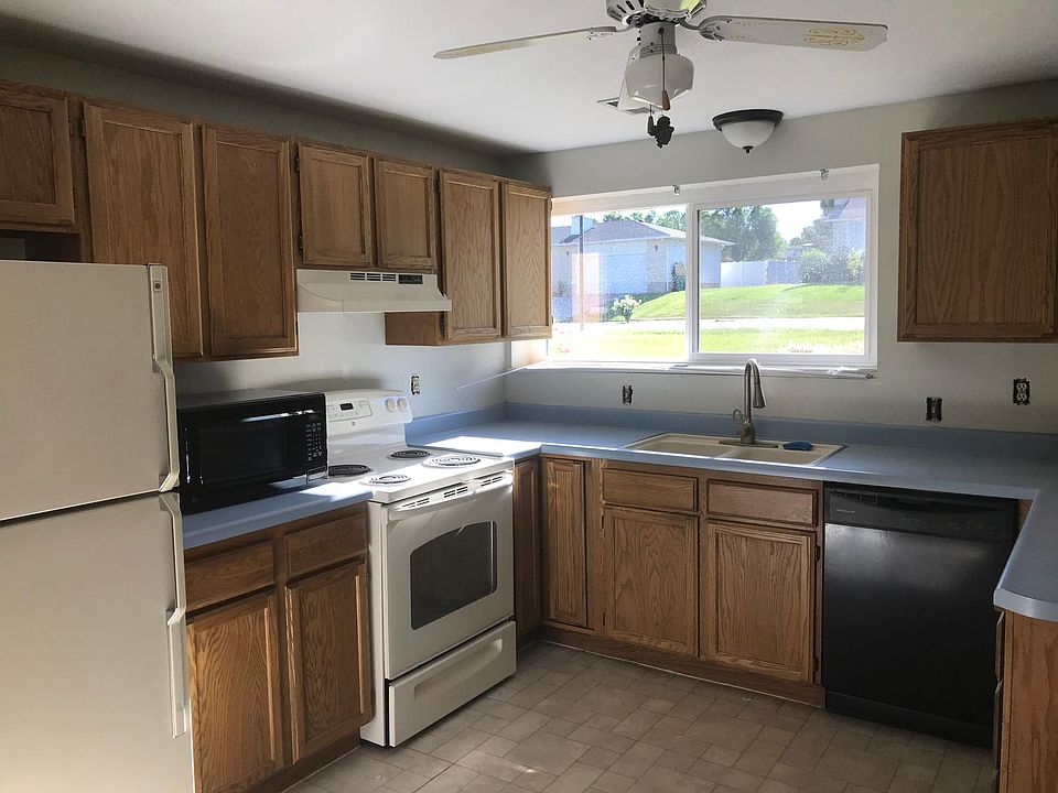 1st image of 10374 S Weeping Willow Dr